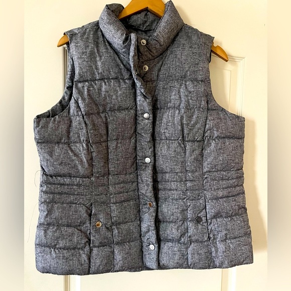 Charter Club Charcoal Gray Quilted Puffer Vest Women’s size large - Picture 1 of 16